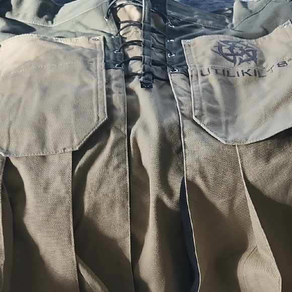 Gteen/Tan Utilikilt - Picture 2 of 4